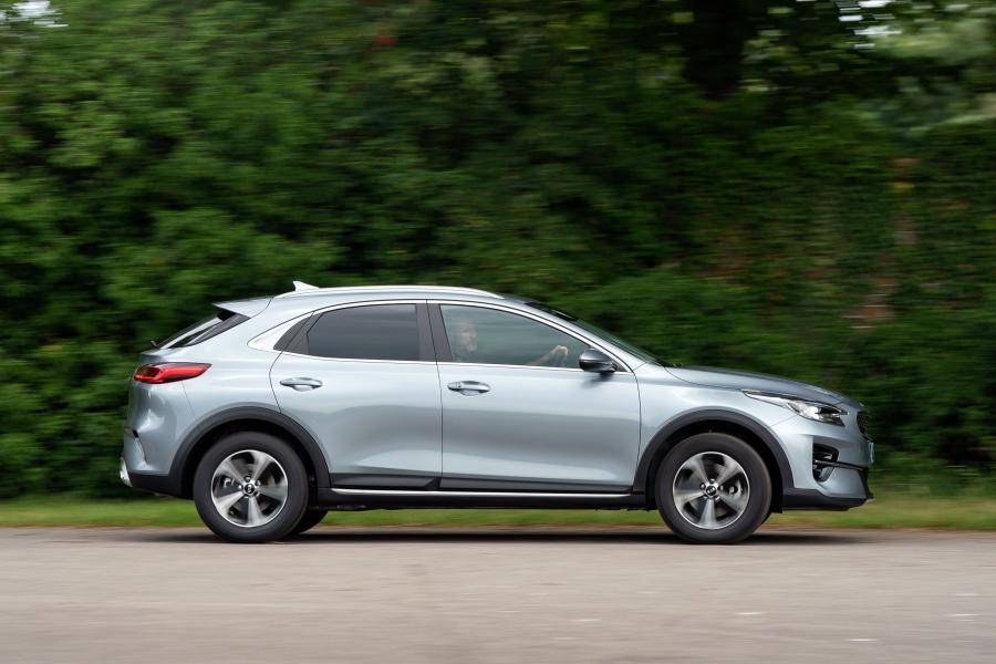  Kia XCeed PHEV 2020 года  (UK) (фото 11 из 40)